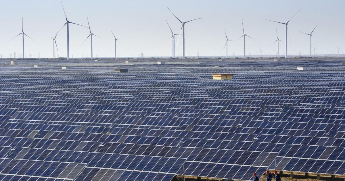 Índia convida licitações para projeto de geração de energia híbrida solar e eólica de 1,2 GW