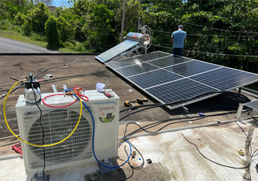 Sistema de ar condicionado solar híbrido de 24000 btu Solar e AC em Porto Rico